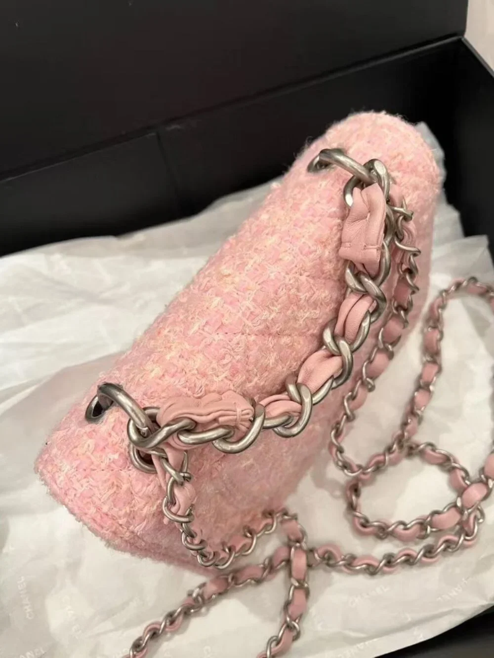 Classic CHANEL bag: A Stylish and Versatile Choice for Elegance